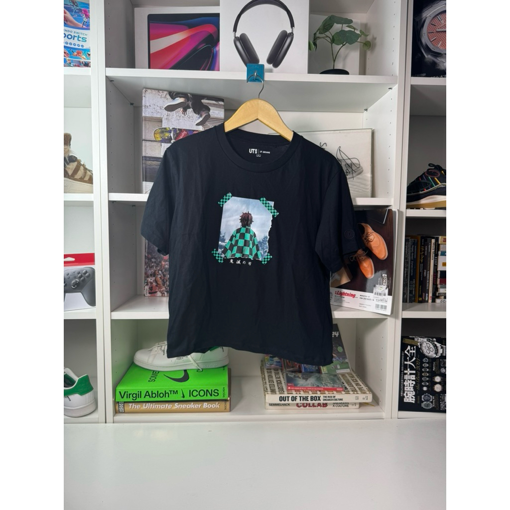 kaos boxy uniqlo ut demon slayer tanjiro black