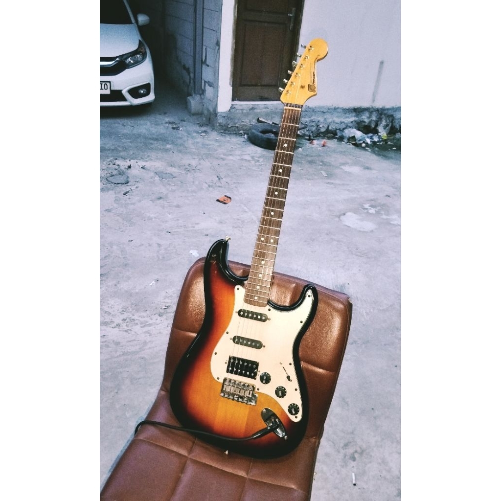 guitar fernandes stratocaster