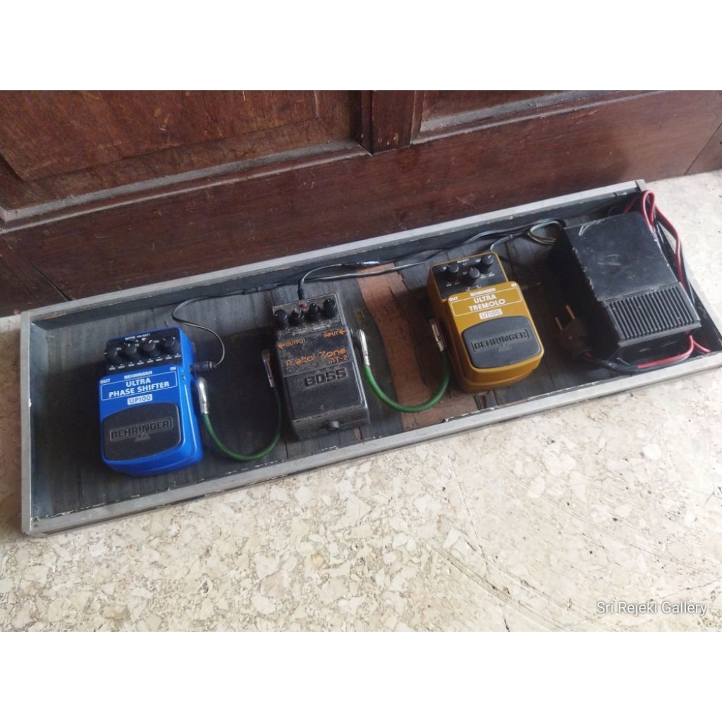 Effect Efek Gitar Listrik BEHRINGER Ultra BOSS