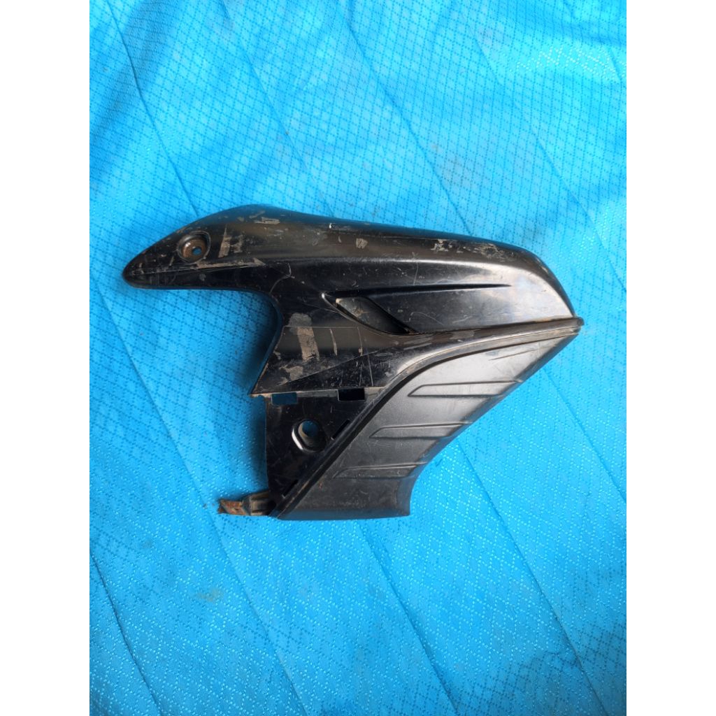 sirip tangki Honda Tiger Revo Original / sirip tangki sebelah kanan Honda Tiger Original copotan