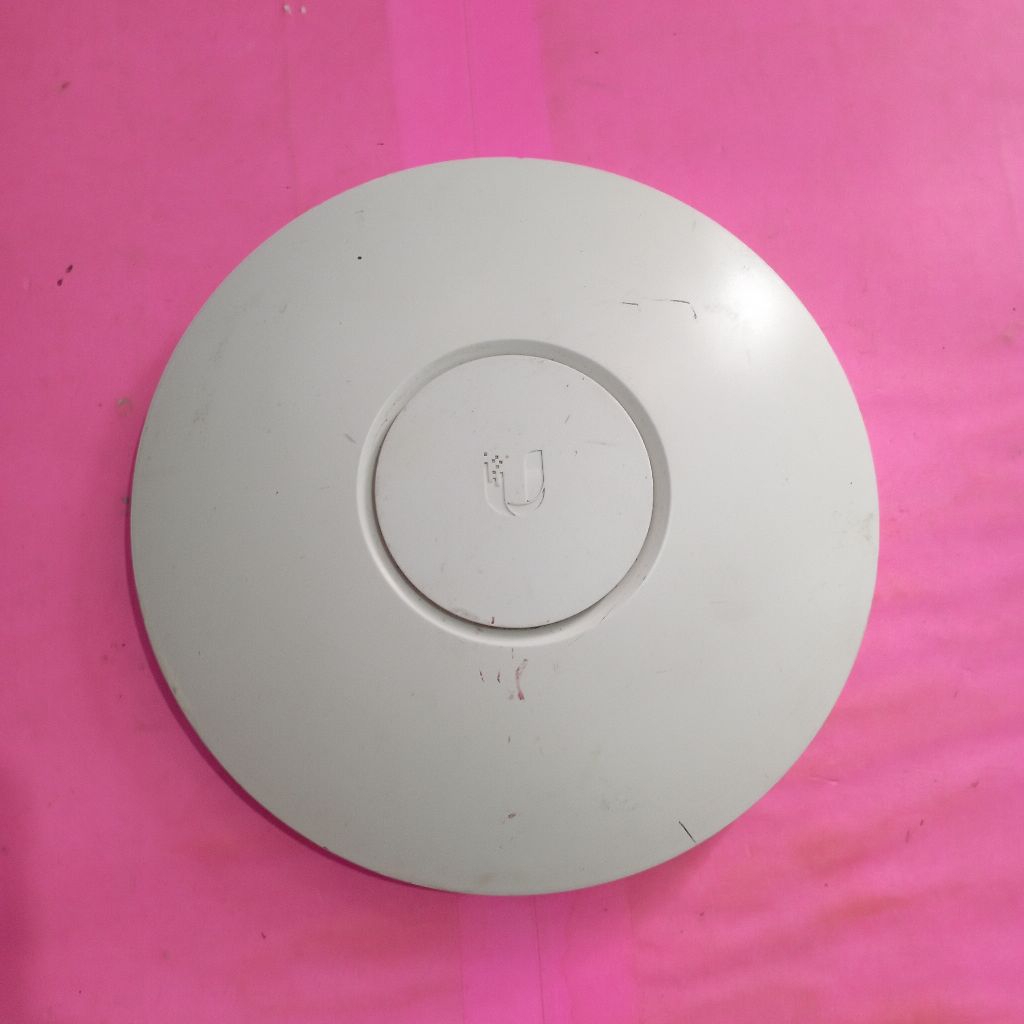 UBIQUITI UNIFI AP ACCESS POINT NIRKABEL