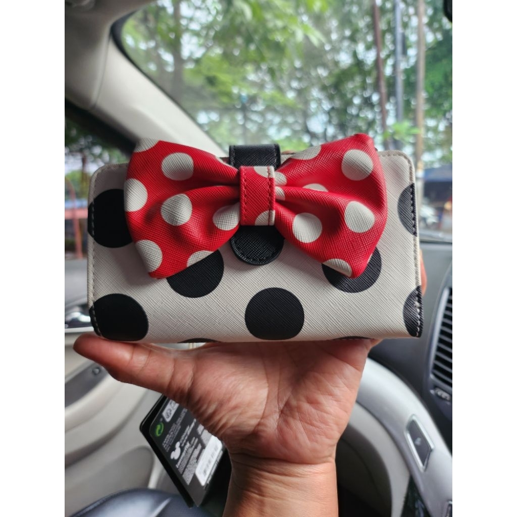 Dompet lipat pita brand loungefly ; dompet lipat fashion ; dompet kulit polkadot; dompet mini; dompe