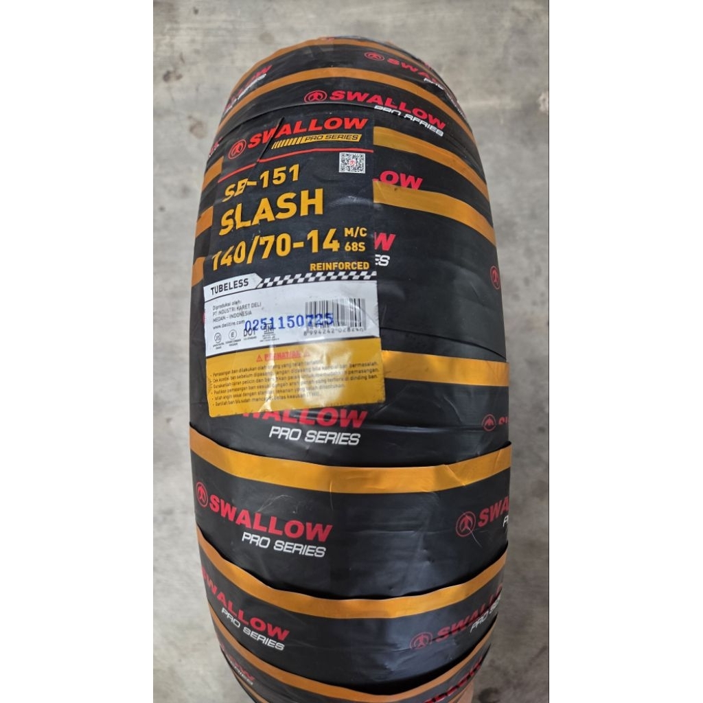 BAN LUAR MOTOR SWALLOW SLASH 140/70-14 SB 151 TUBELESS