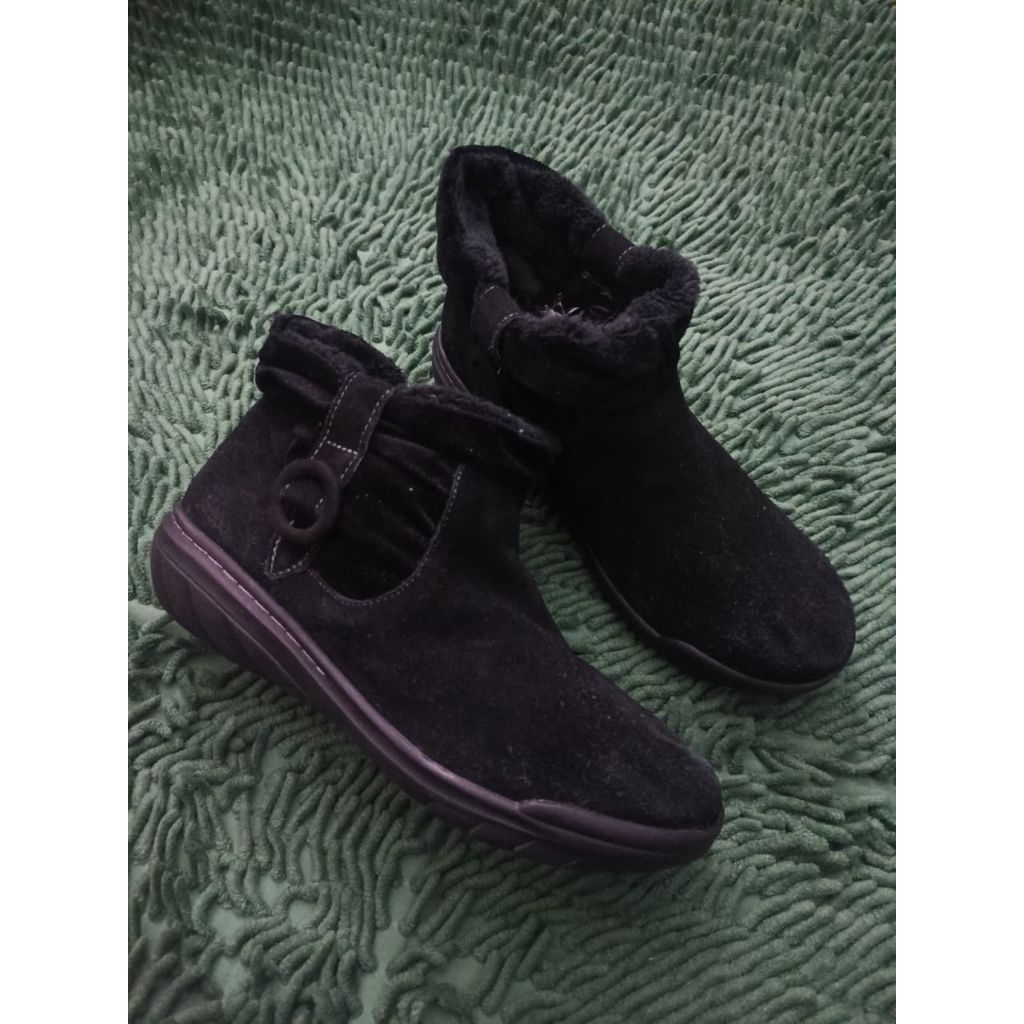 sepatu chelsea boots jambu wanita bahan suede size 37,5