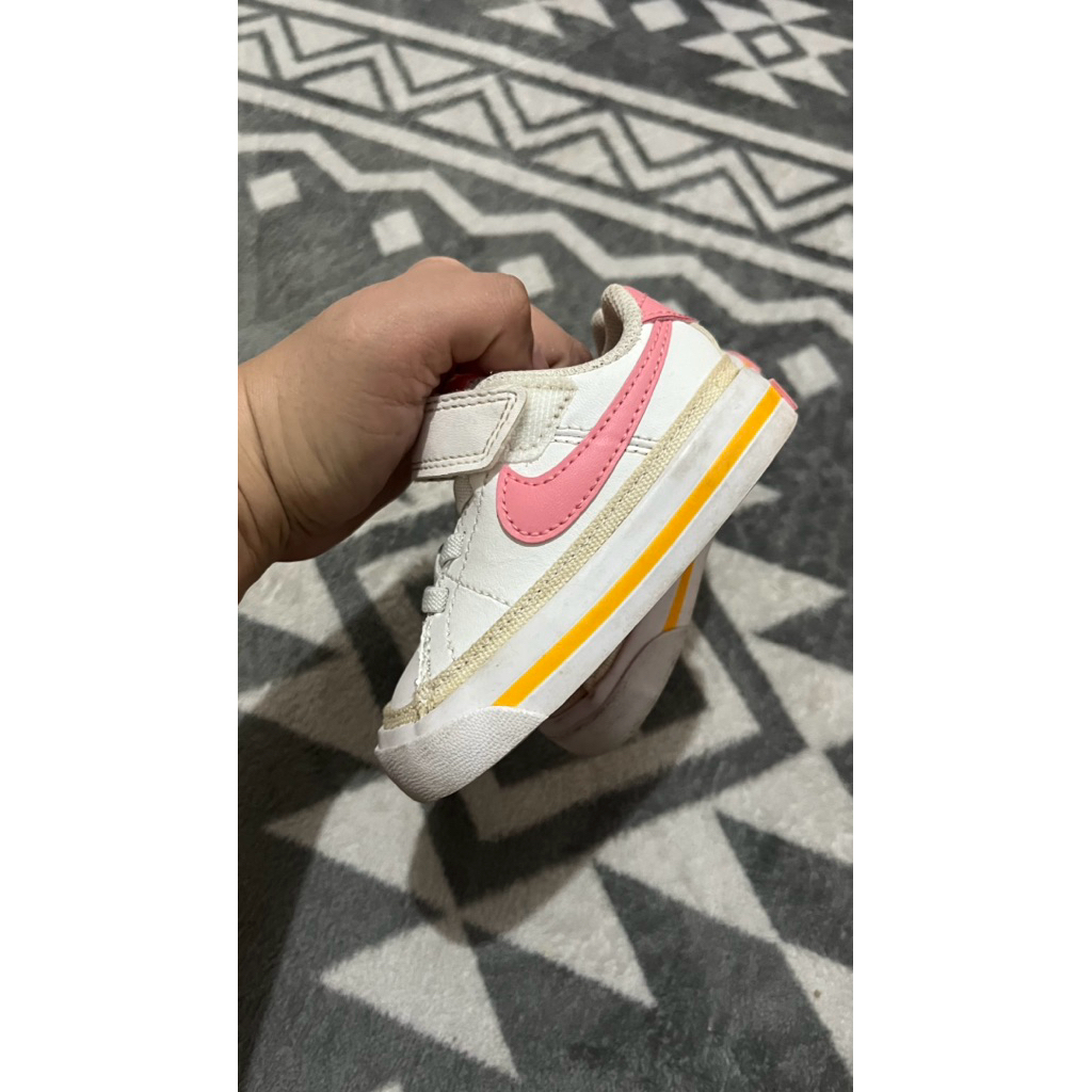 Preloved Nike Court Legacy