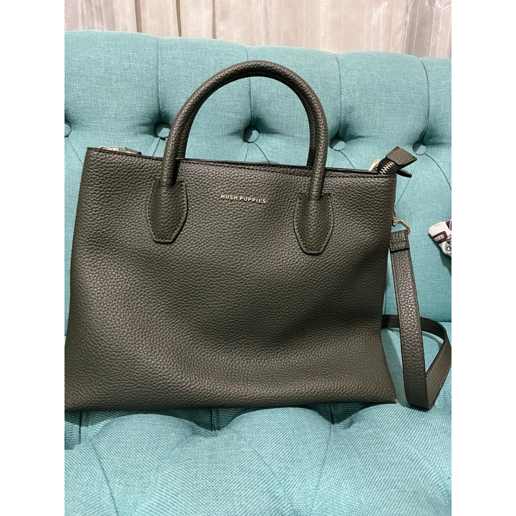 Preloved sling bag Hush puppies Army