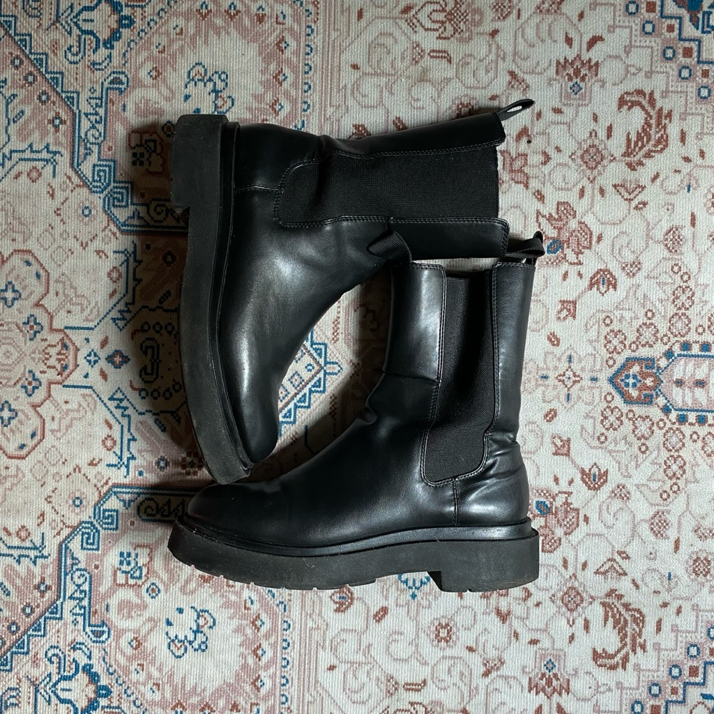 H&M Chelsea Boots