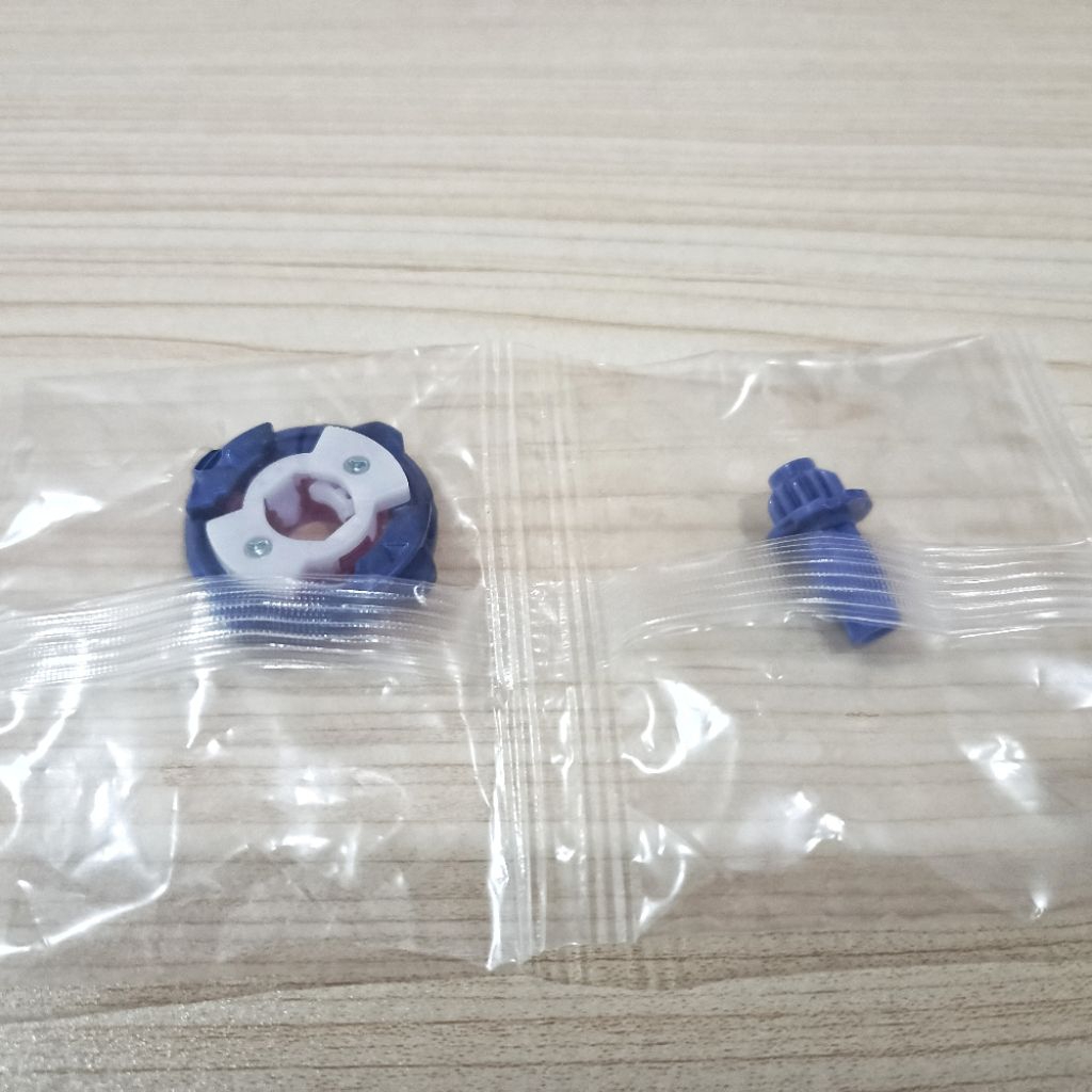 Ratchet 4 50 + bit Under Flat Beyblade X ori TT