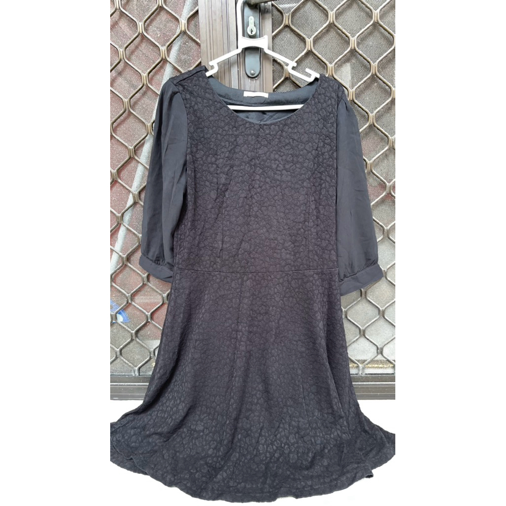 Preloved Dress Hitam Bludru Opaque.Clip