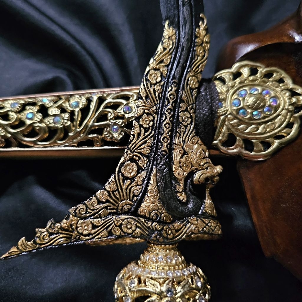 Keris Nogo Sosro Luk 13 Kinatah Kamarogan Pamor Wiji Timun