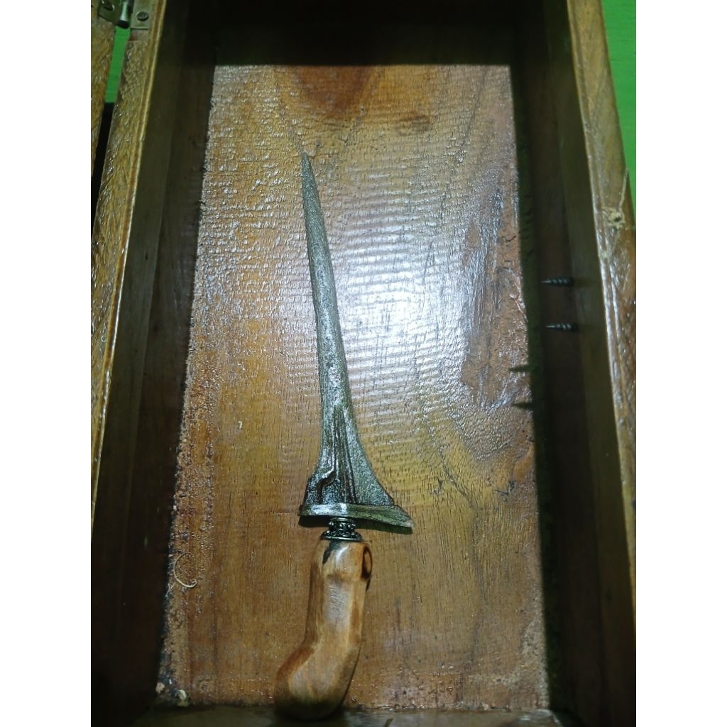 keris jalak sangu tumpeng