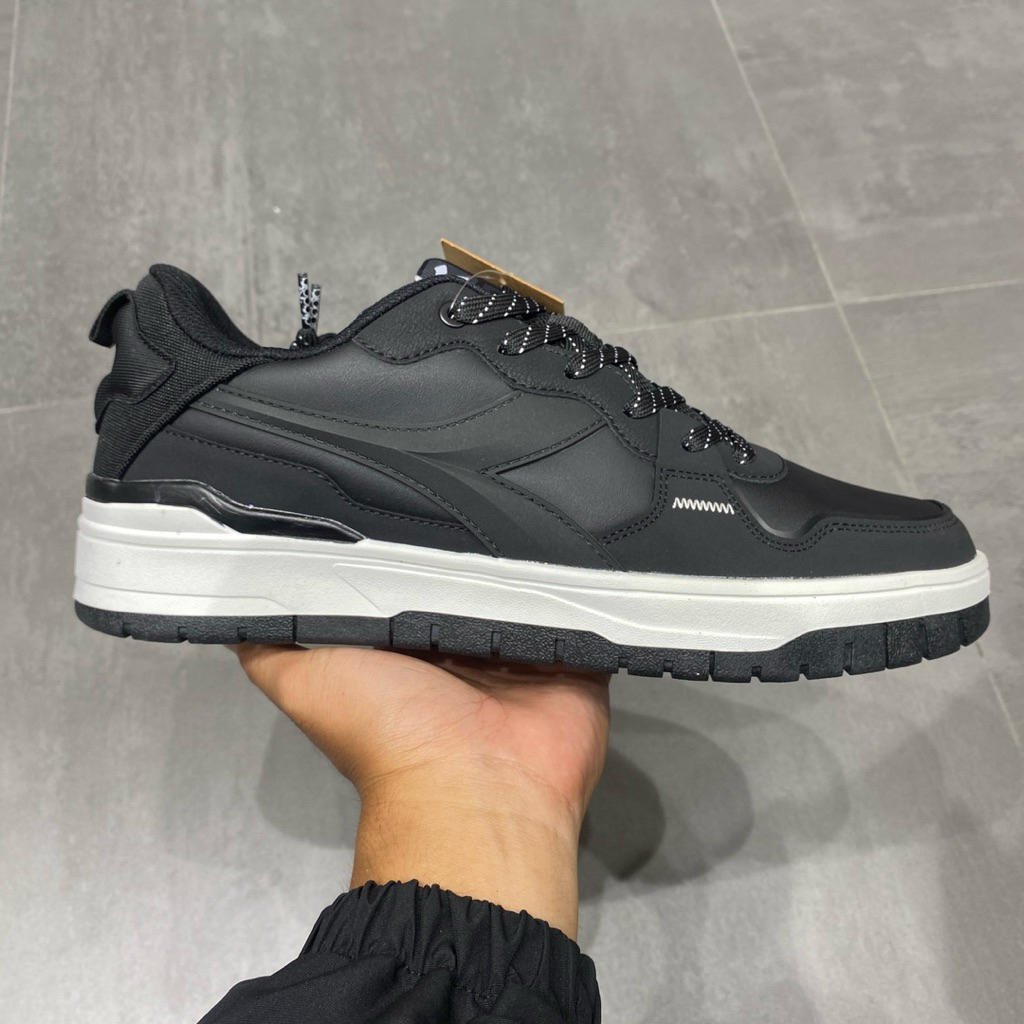 (size 39-44) SEPATU HITAM DIADORA NUCLEO BLACK