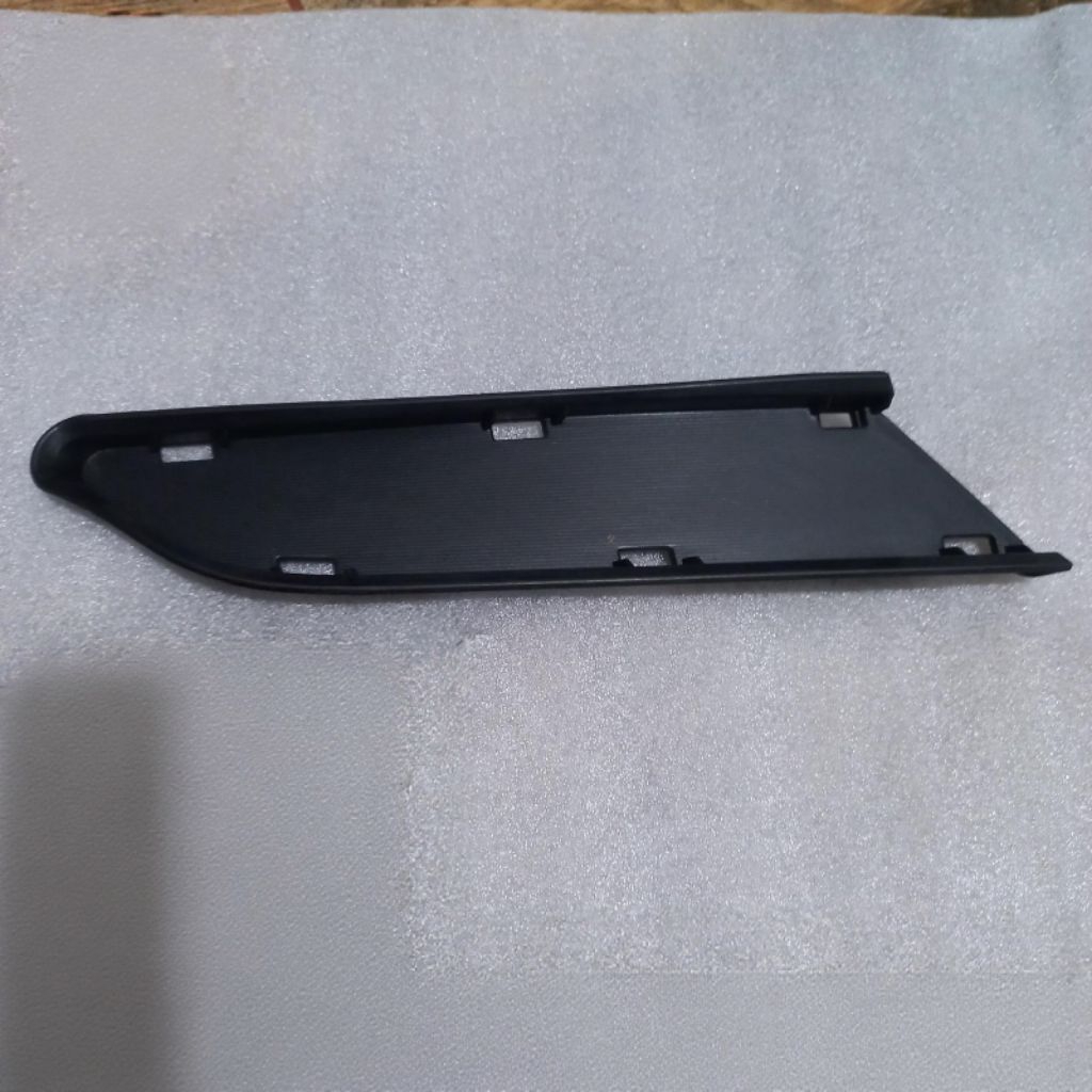 cover grill Radiator avanza 2012 keatas original kanan