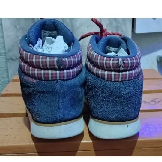  SEPATU BEKAS Adidas Neo Rugged