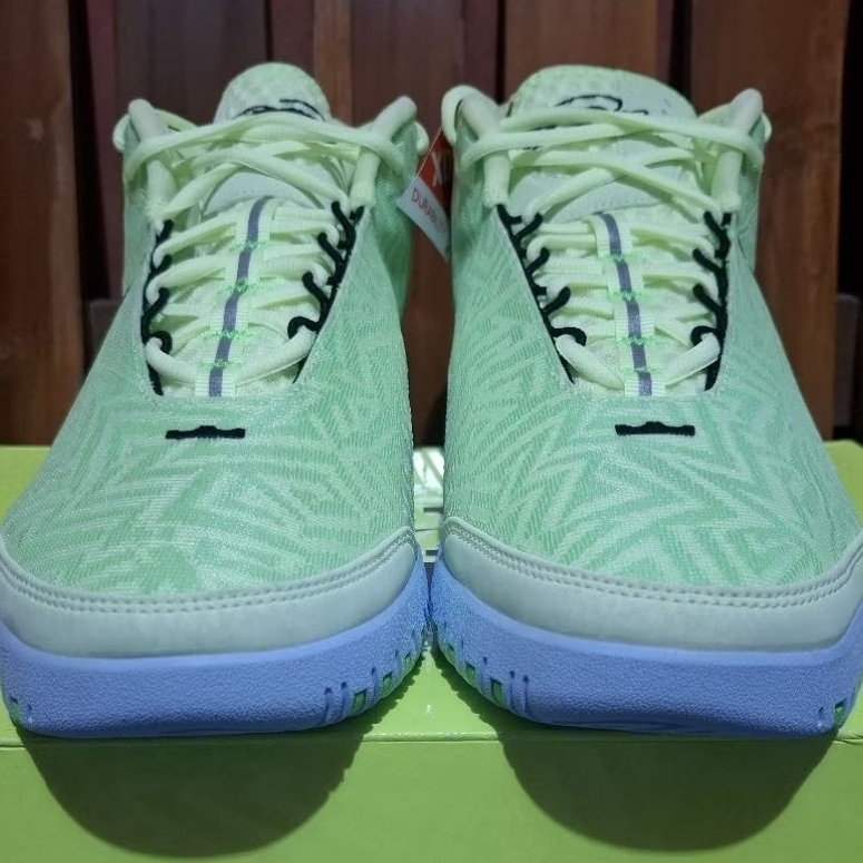 Sepatu Basket Lebron NXXT Genisus