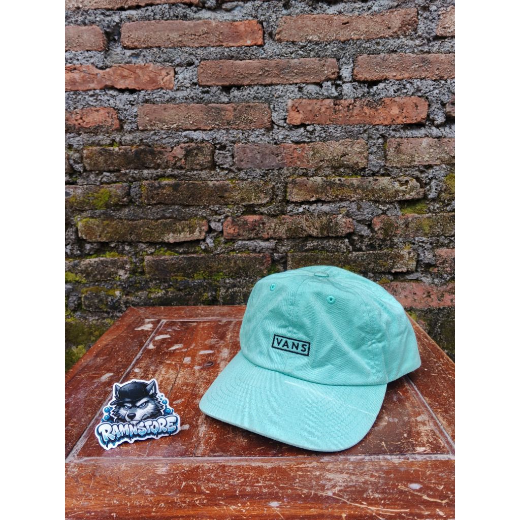 topi vans