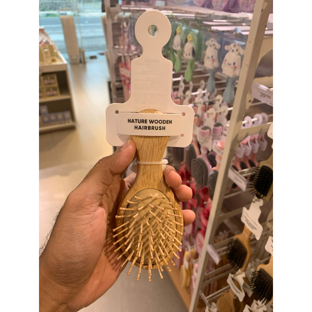 Miniso Sisir Kayu Mini Portabel Miniso Sisir Kayu Mini Portabel Nature Wooden air cushion mini hairb