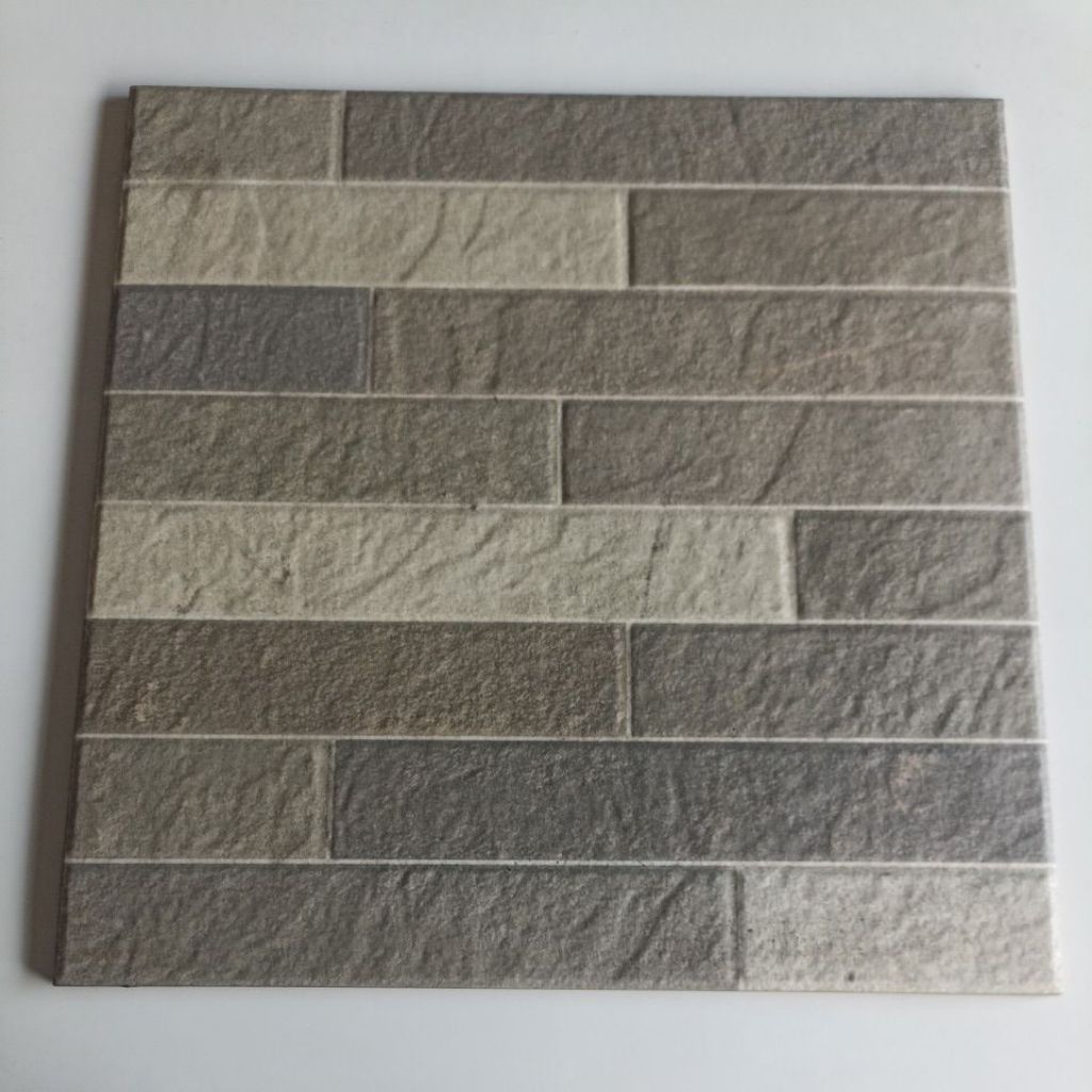 Keramik lantai Carport motif batu alam UK 40x40 Platinum Batu Alam