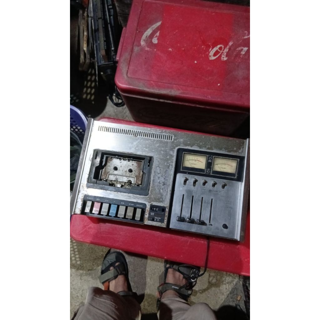 cassete tape recorder radio 195rb jadul antik kuno lawas vintage display anggap mati