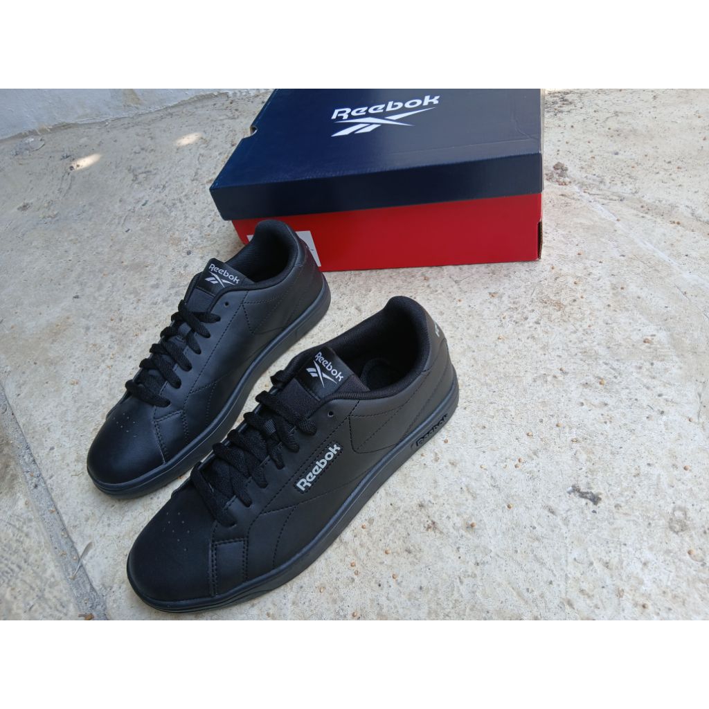 Sepatu sekolah sneakers reebok full black