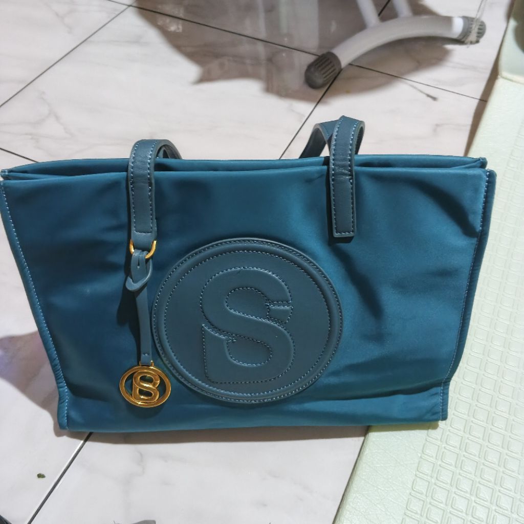 Preloved Tas Buttonscarves