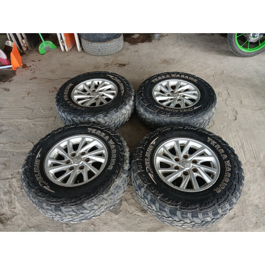 Velg mobil bekas copotan std triton ring 16 lebar 7 et38 pcd 6x139,7 + ban 245/75 r16