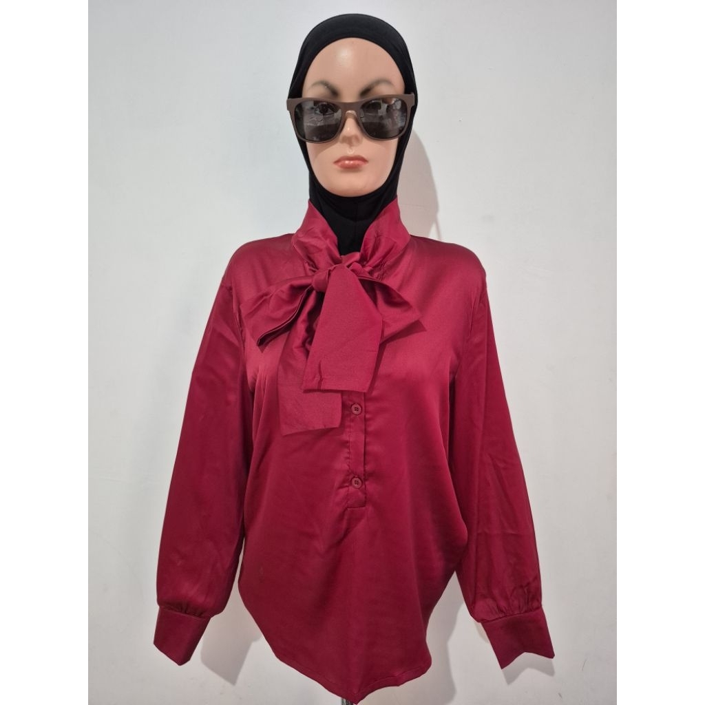 Kemeja satin silk marun(YSL)