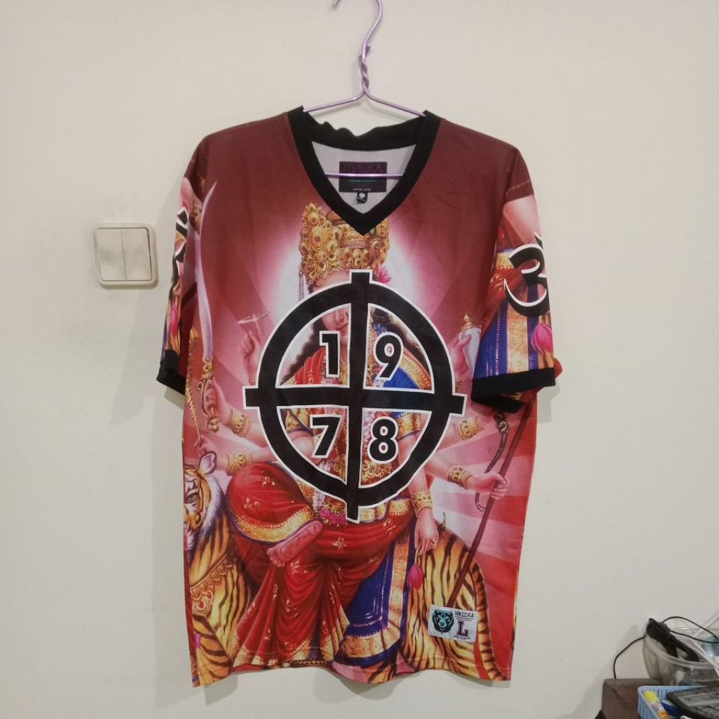 baju kaos MNWKA brooklyn uk. L