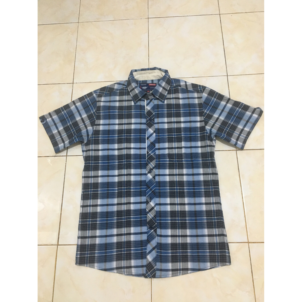 Kemeja Pria Brand Larusso
