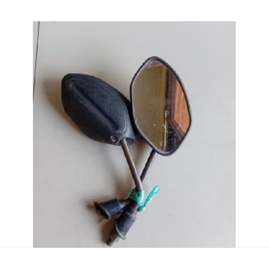 kaca spion sepasang motor Honda beat original copotan