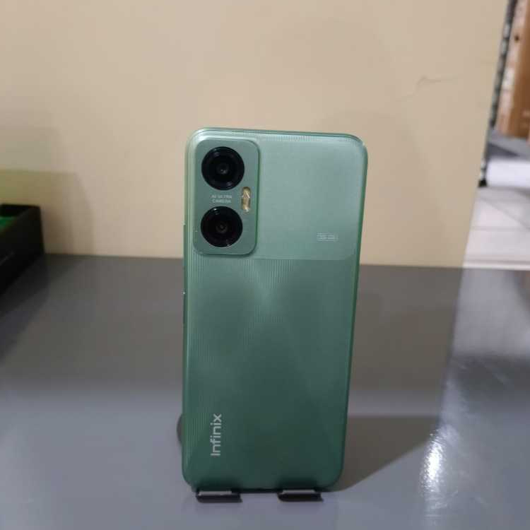 Handphone Infinix Hot 20 5G Ram 4 128GB (Batangan,Tanpa Charger)