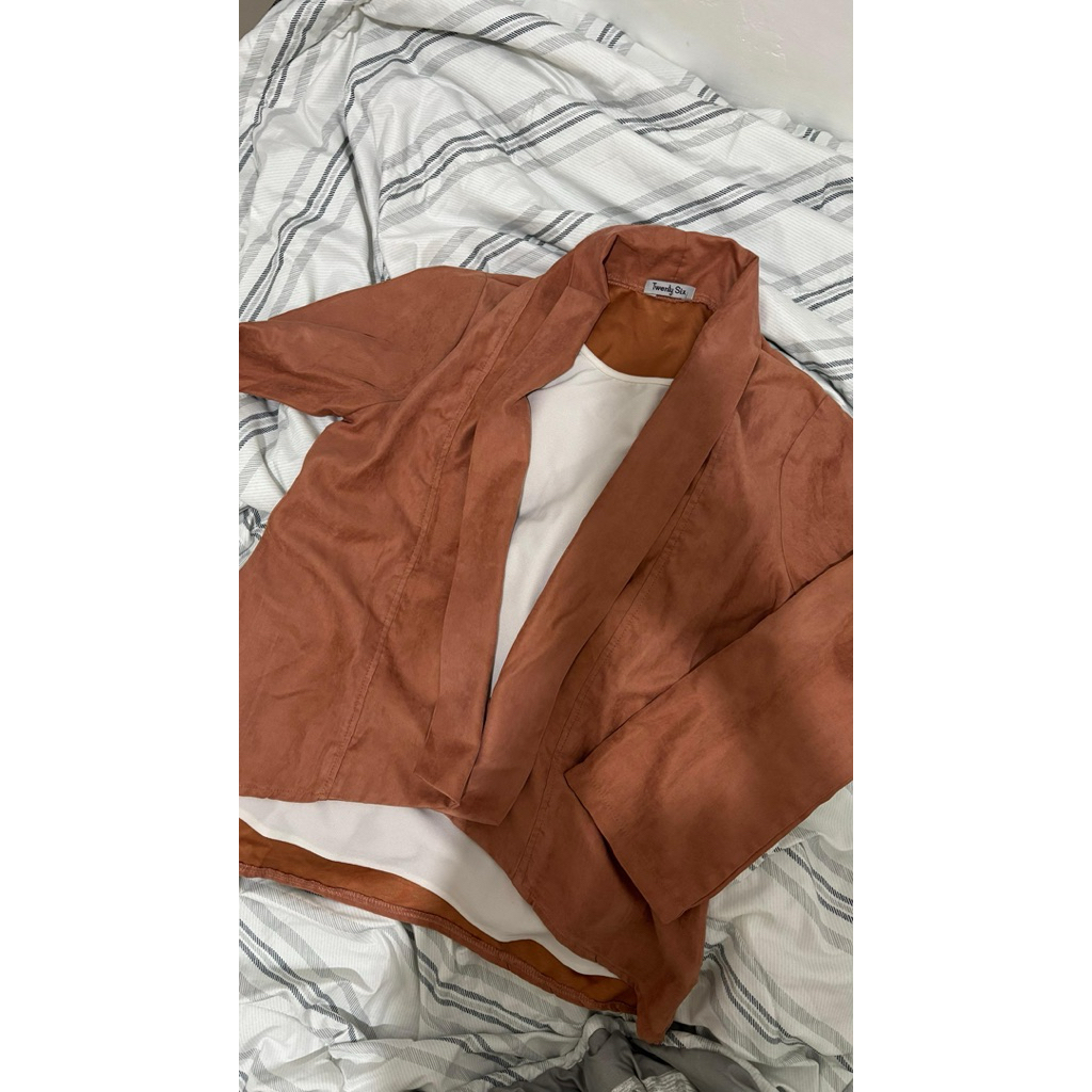 TWENTY SIX - blazer wanita dengan inner putih