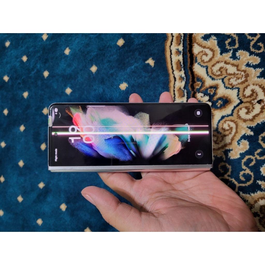 Samsung Z fold 3 minus 12/256