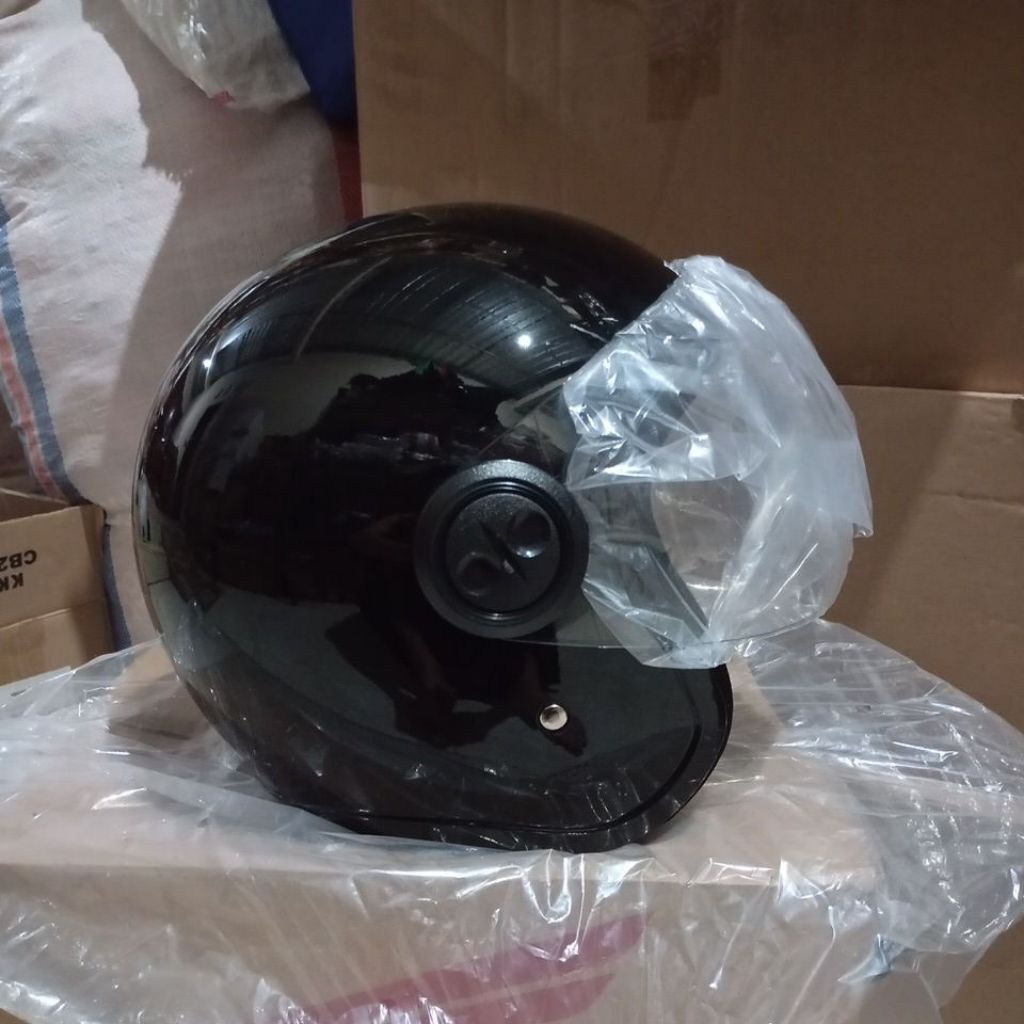 helm scoopy hitam
