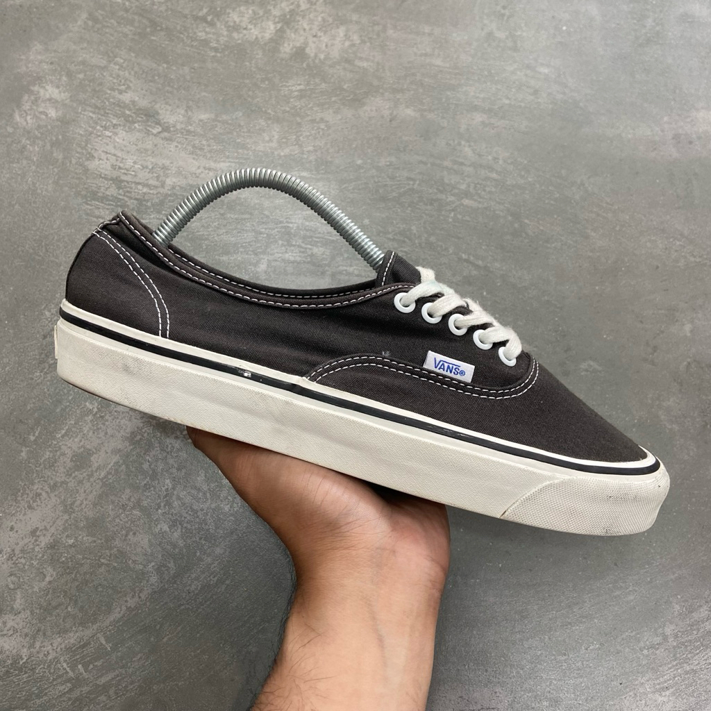 [Size 43] Rare Vans Authentic 44 DX Anaheim Factory Black White Second Original Kondisi Nominus. Har
