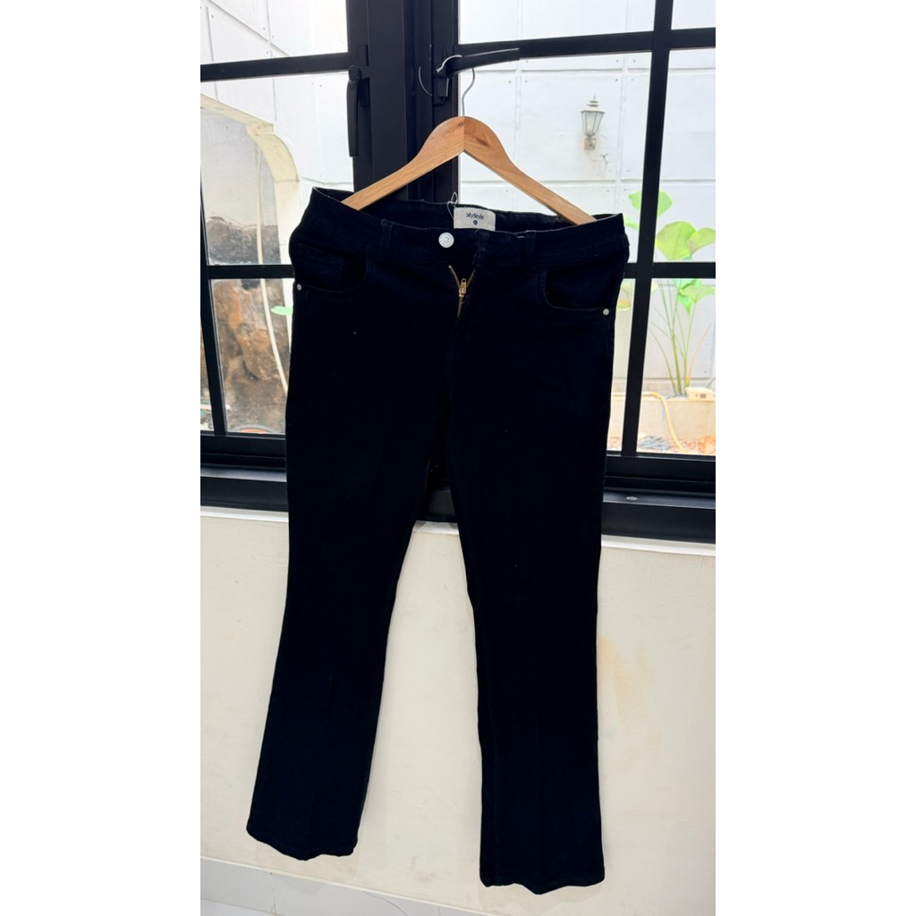 MyStyle Flare Flared Jeans Hitam Black Celana Pants Wanita