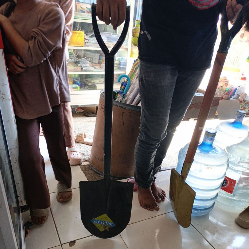 skop tukang alat skop pasir