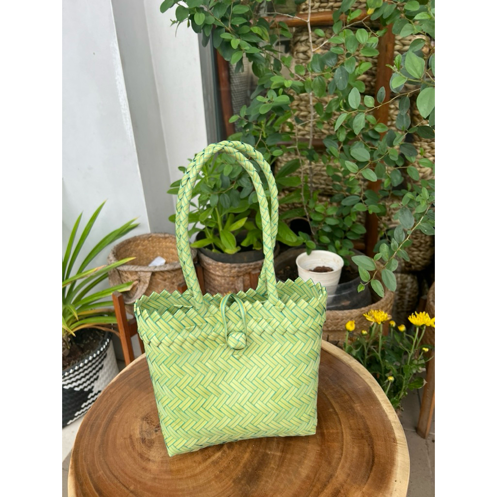 Tas Anyaman Cantiks / Tas Hampers Mini Pengait Tali Panjang E75
