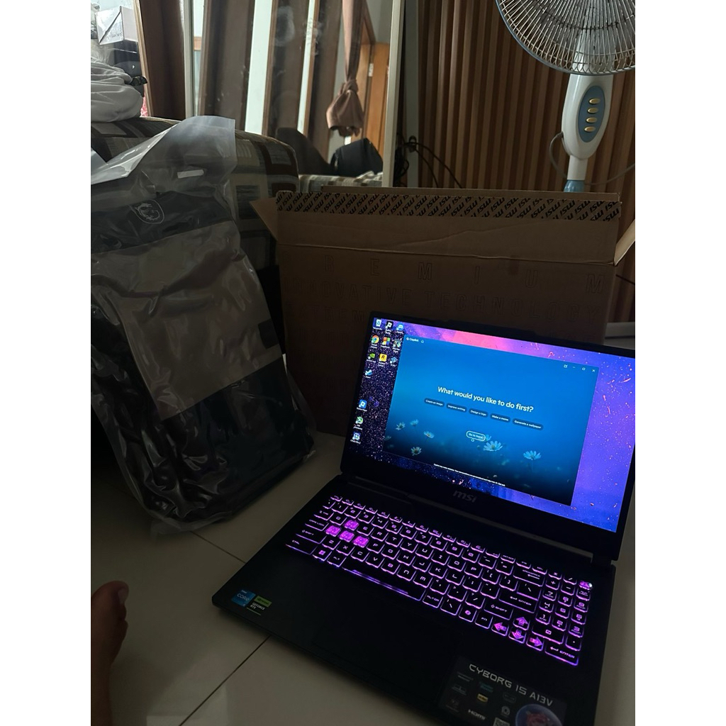 laptop msi RTX 4050 mulus seperti baru