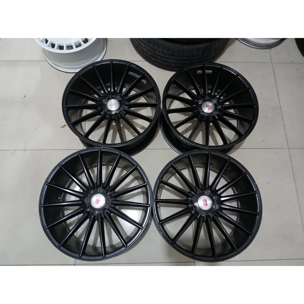 VOSSEN R18 X8 8X100/114,3 ET40 BLK