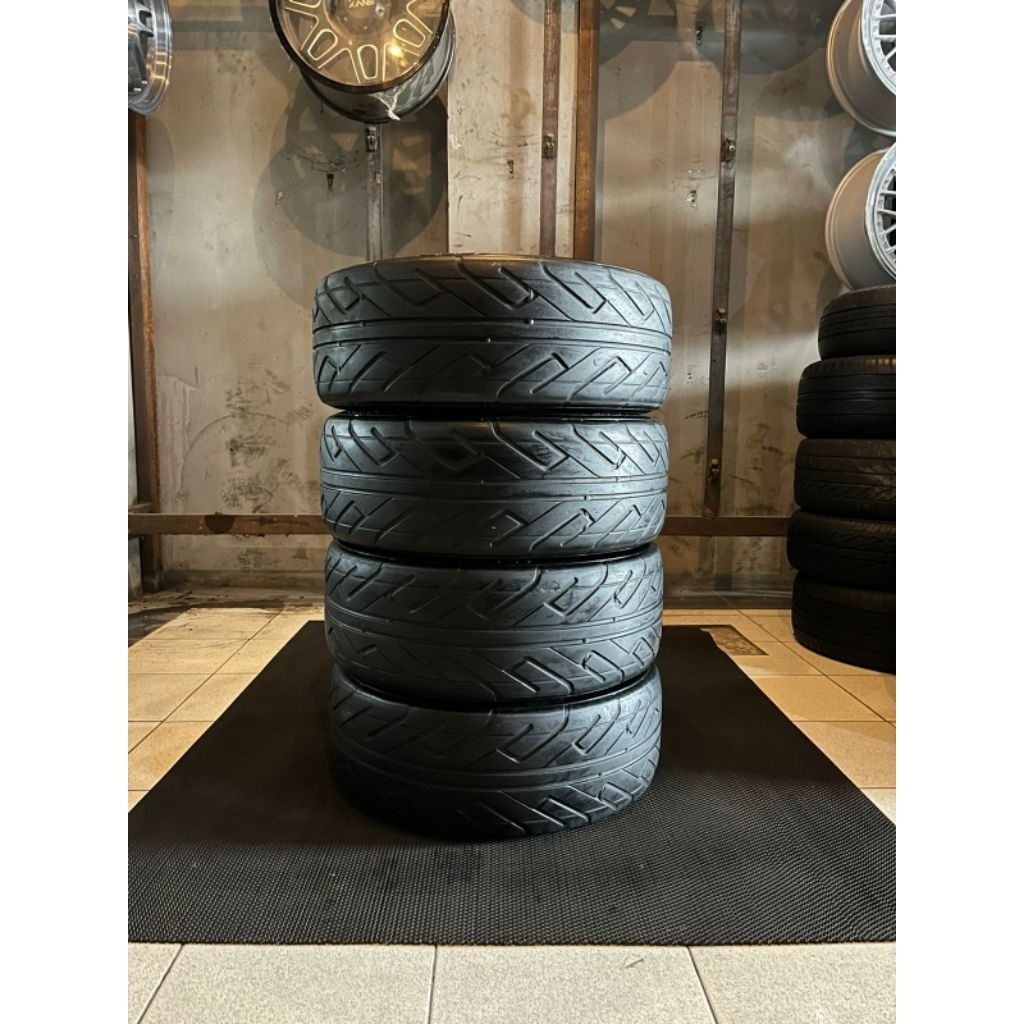 BAn ACHILLES 123S 205/45 R16 / semi slick