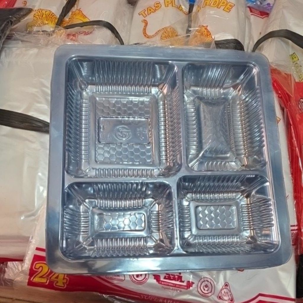 sekat mika/alas kotak nasi/alas mika/sekat kotak uk 18x18 isi 50 pcs