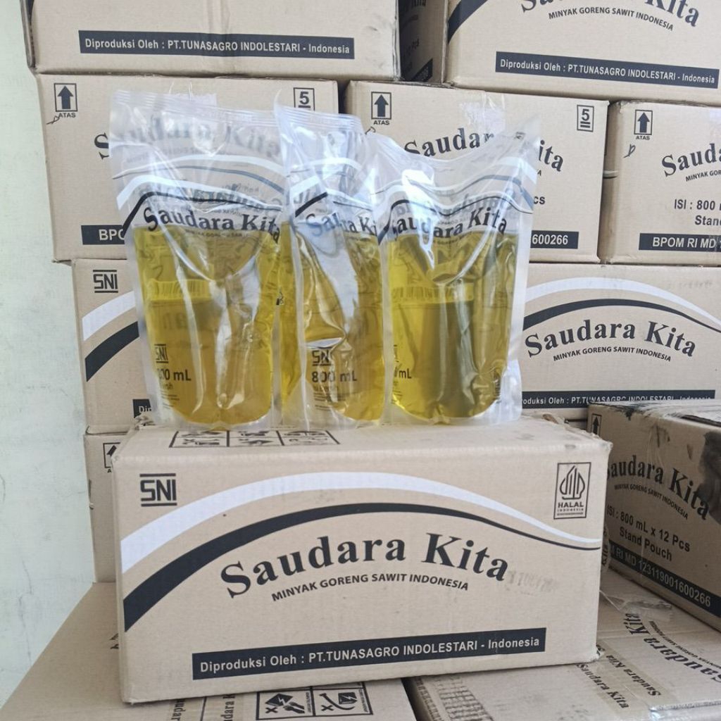 Minyak Goreng Saudara Kita 800ml 1 dus isi 12 pc  - Praktis, Higienis, dan Ekonomis