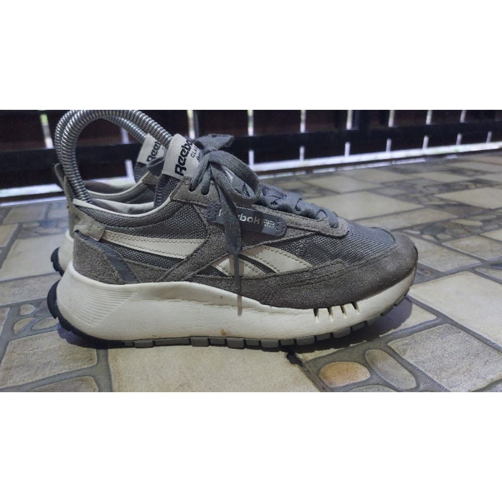 Sepatu reebok classic second 37