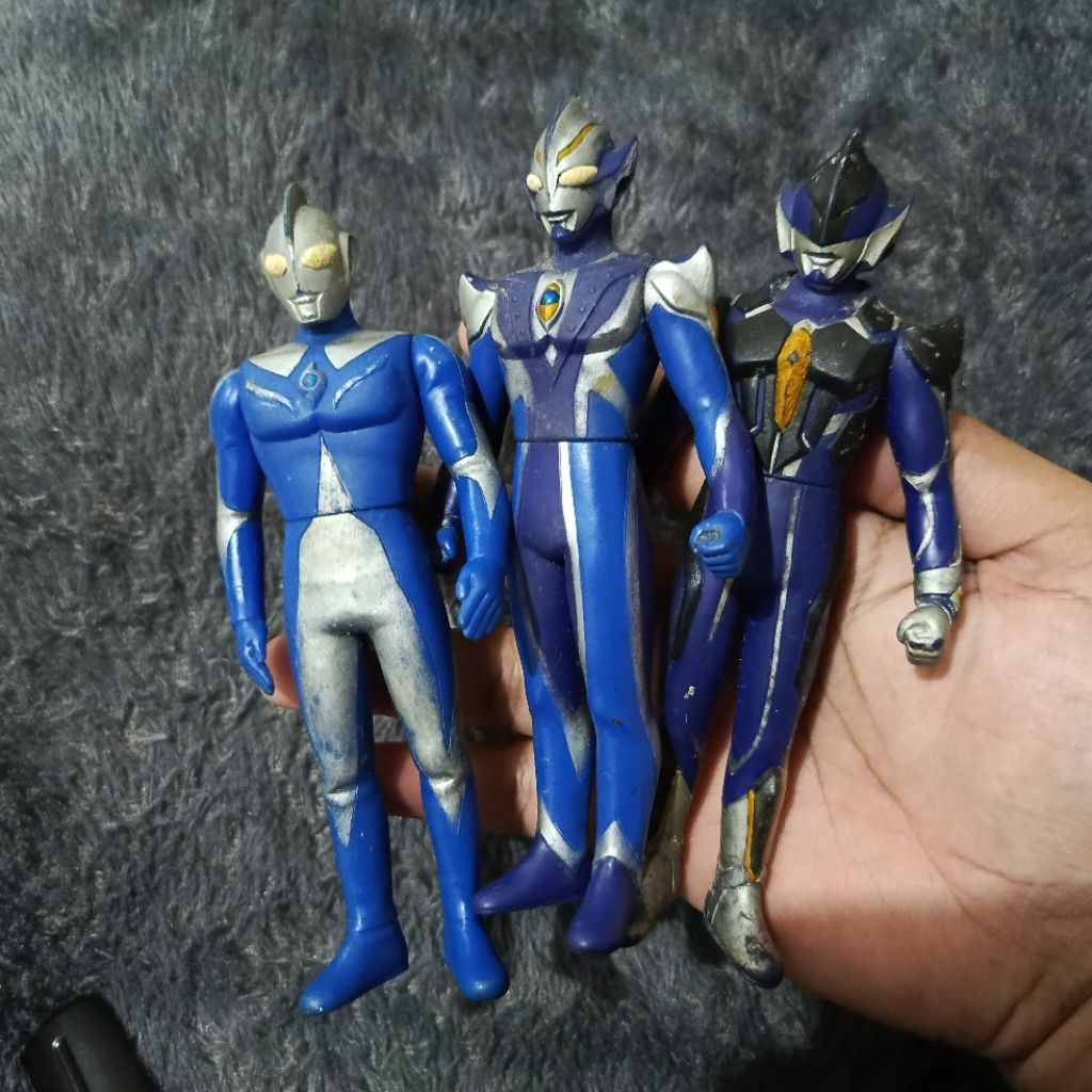 Set Ultraman cosmos dan ultraman hikari original bandai 17cm