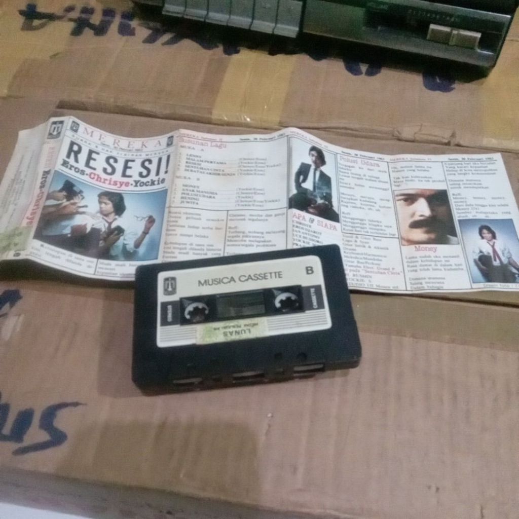 Kaset rare  resesi  chrisye eros yockie