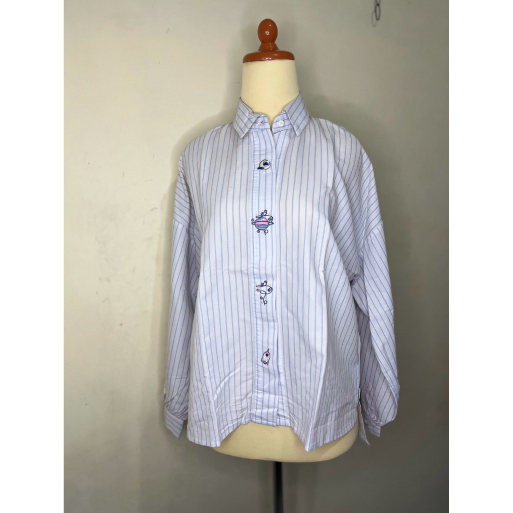 kemeja wanita nevada warna navy kemeja putih strip navy nevada (preloved)