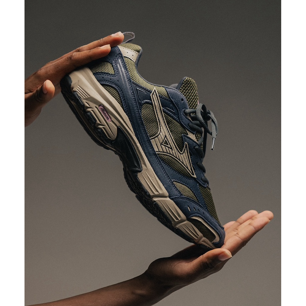 mizuno MXR tech cream olive green original