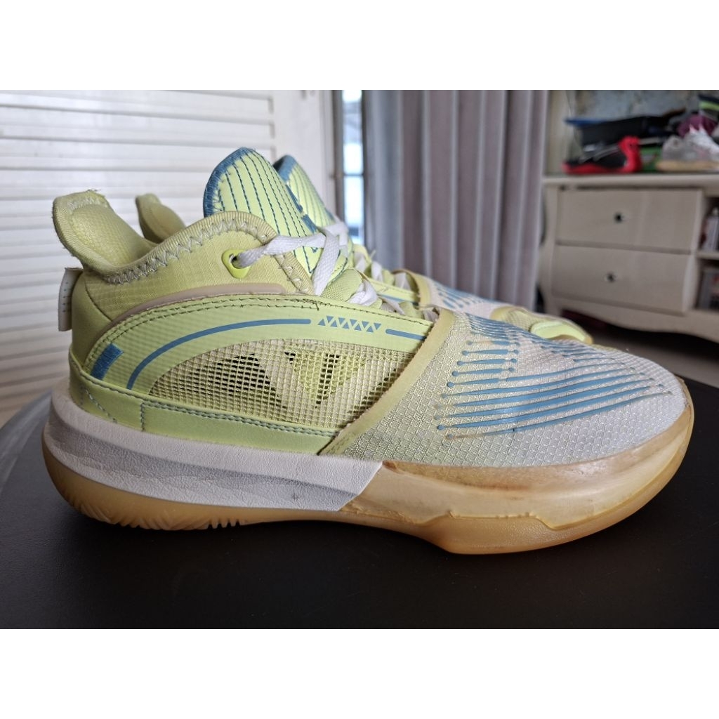 Sepatu Basket Peak seken ori sz 42 insole 26 cm kondisi tapak utuh minius bagian karet bawah pinggir