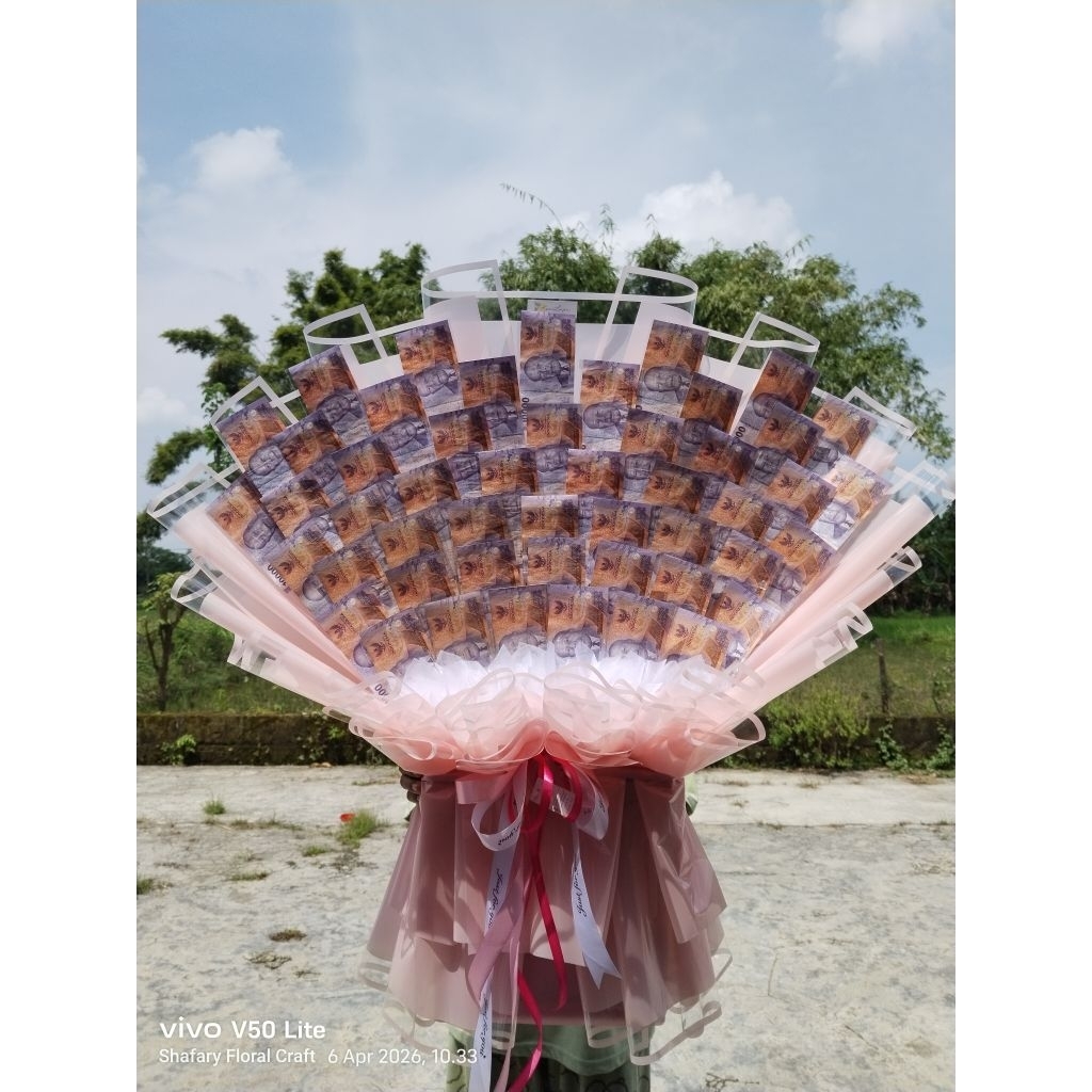 Buket uang 50 lembar